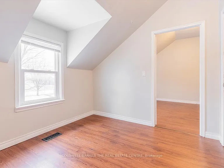 24 Maple St — Photo 44