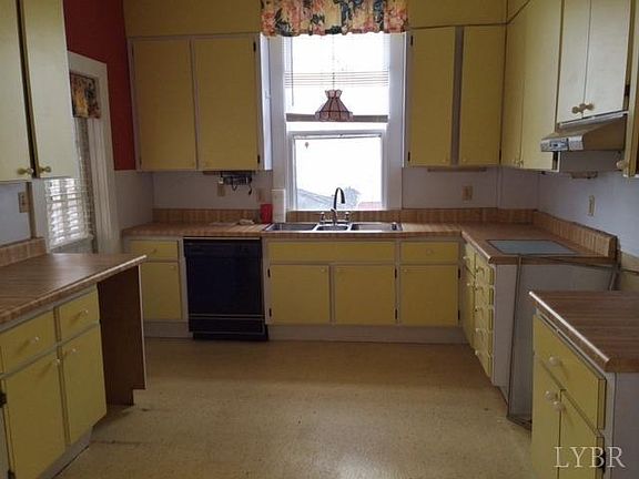 5th image of 229 Boston Ave