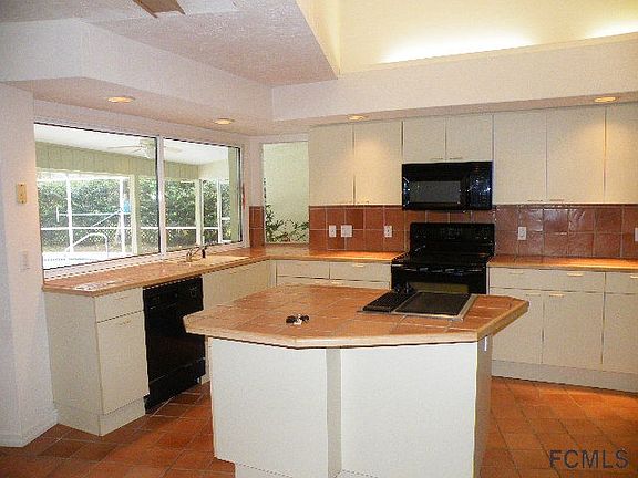 4th image of 55 Fordham Ln