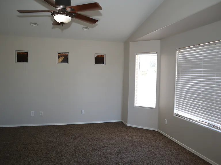 10998 W Griswold Rd — Photo 22