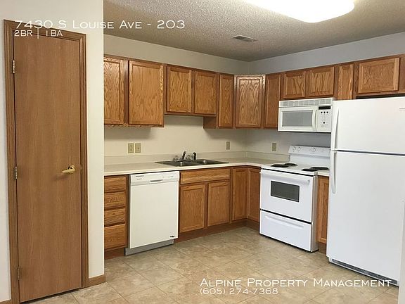 4th image of 7430 S Louise Ave APT 203
