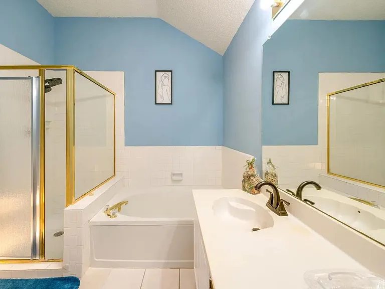 305 Indian Trail Ln — Photo 10