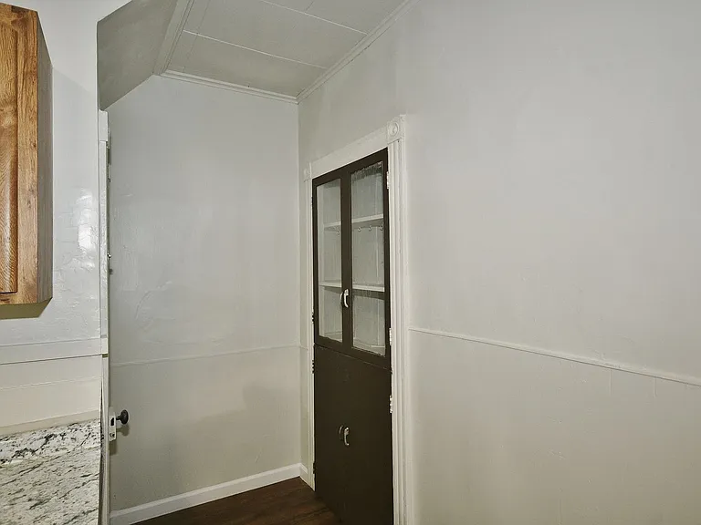 1243 Evans St — Photo 11