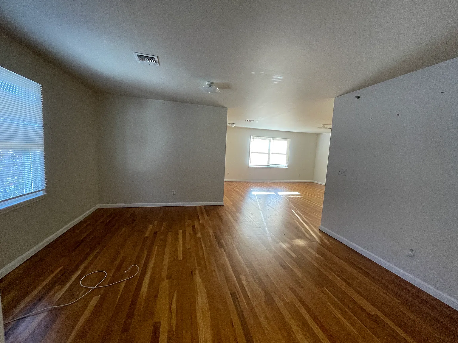 3 bed, $2,700 — Photo 3