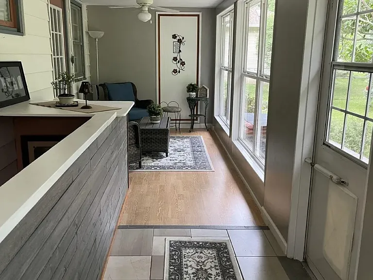 1909 Robin Rd — Photo 7