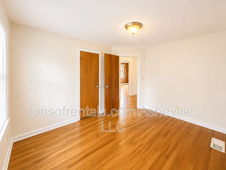 127 Aurora Dr — Photo 7