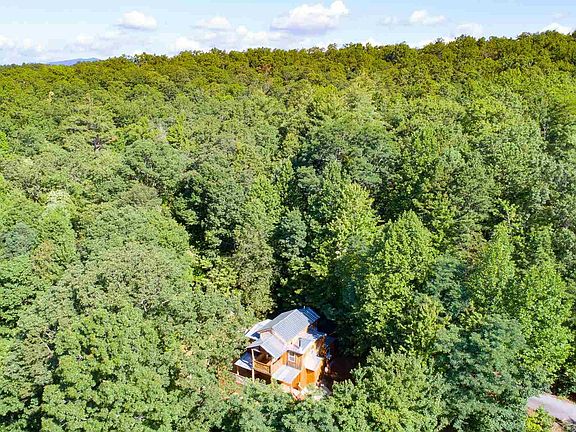 2nd image of 363 Cloudland Ln