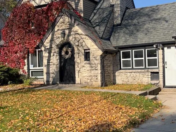 10922 West Mequanigo DRIVE, West Allis, WI 53227