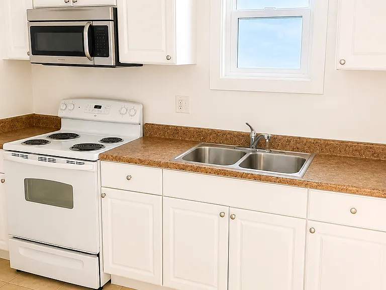 1357 Rosecrans St #B — Photo 3