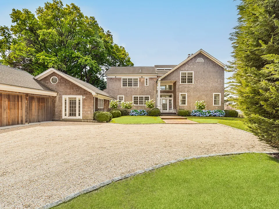 32 Sayres Path