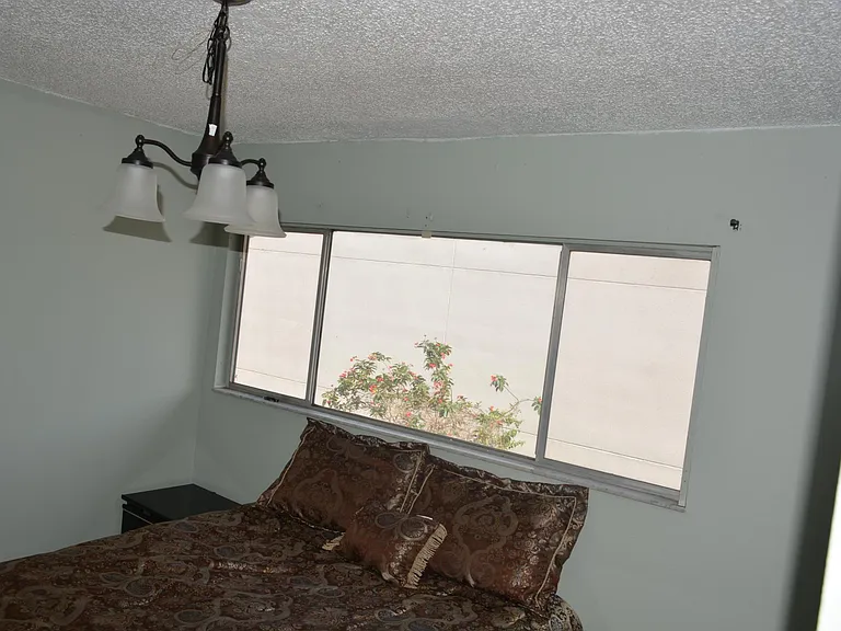 973 Whitman Dr — Photo 8