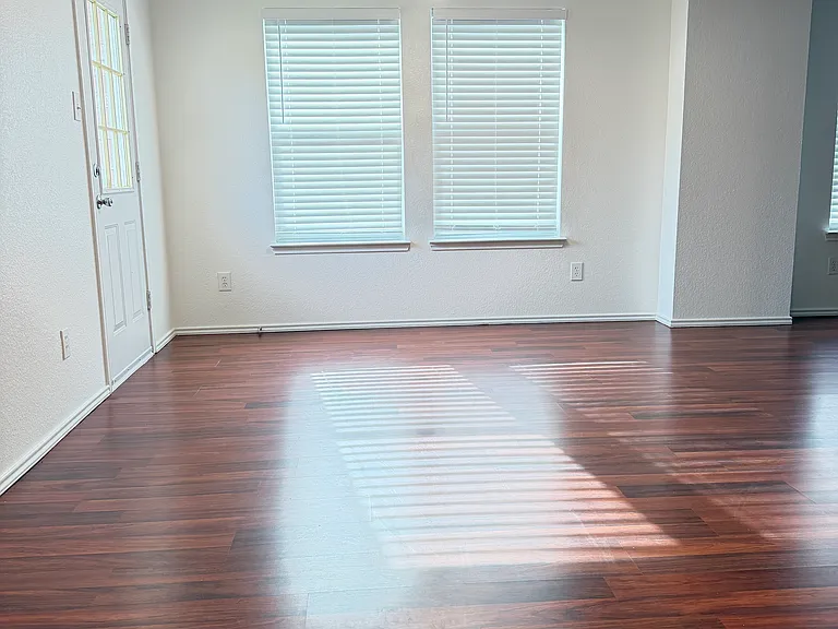 2063 La Salle Trl — Photo 10