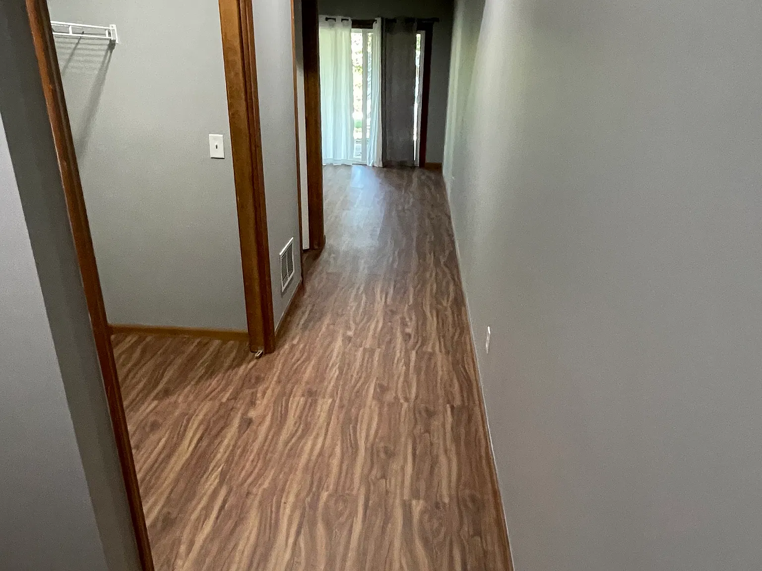 3 bed, 2400 sqft, $1,900 — Photo 3
