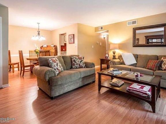 3rd image of 801 Highwood Dr