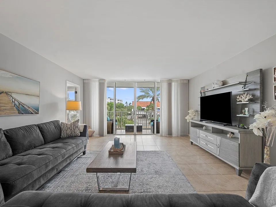 2860 S Ocean Blvd #316