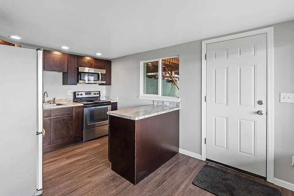 15108 Silcox Dr SW — Photo 2