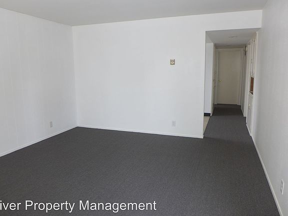 5th image of 701 Bronte Ave