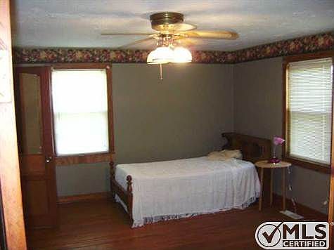 5th image of 1321 Cole Ln