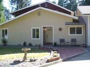 655 Gibson Creek Rd, Whitethorn, CA 95589