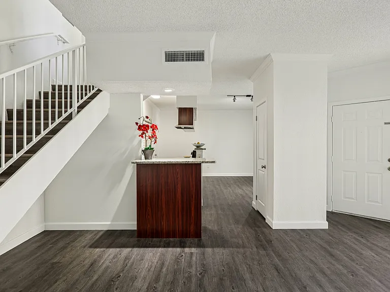 Waterford Point Apartments — Photo 61