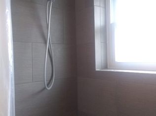 9450 Maple Dr APT 2B, Des Plaines, IL 60018