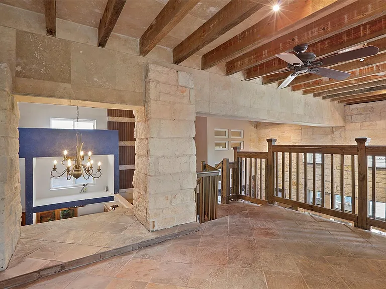 614 Pine Gully Rd #LOFT — Photo 26