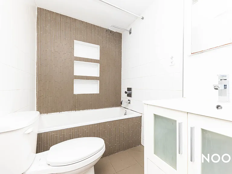 298 Gates Ave #4 — Photo 16