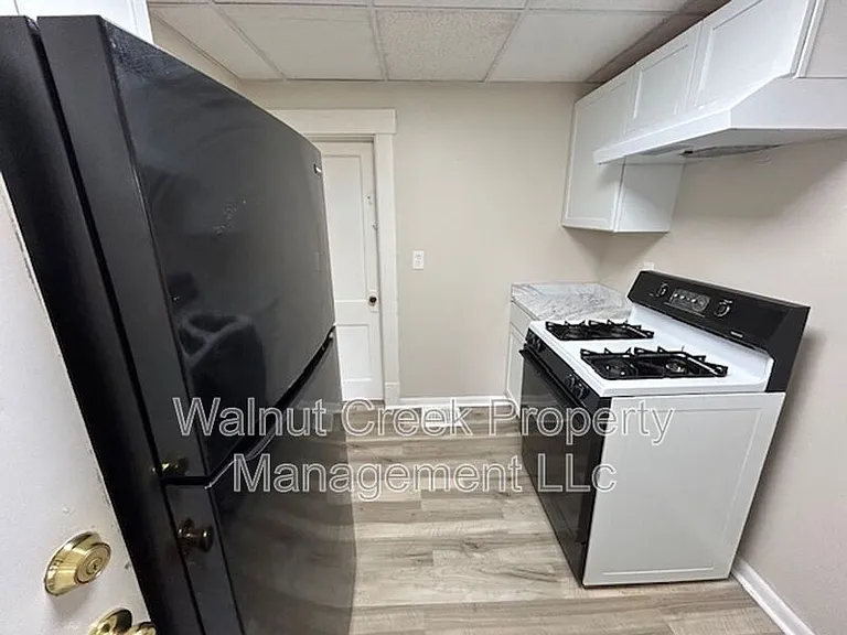 100 Rush St — Photo 5