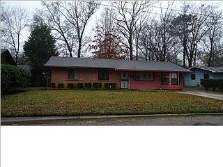 1st image of 1533 Woody Dr