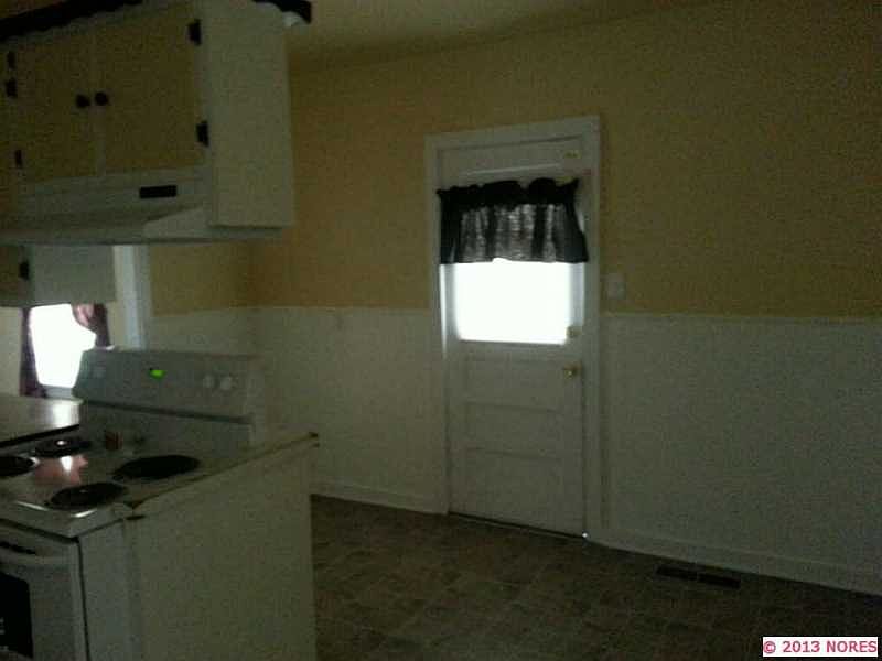 2nd image of 1802 W Archer St