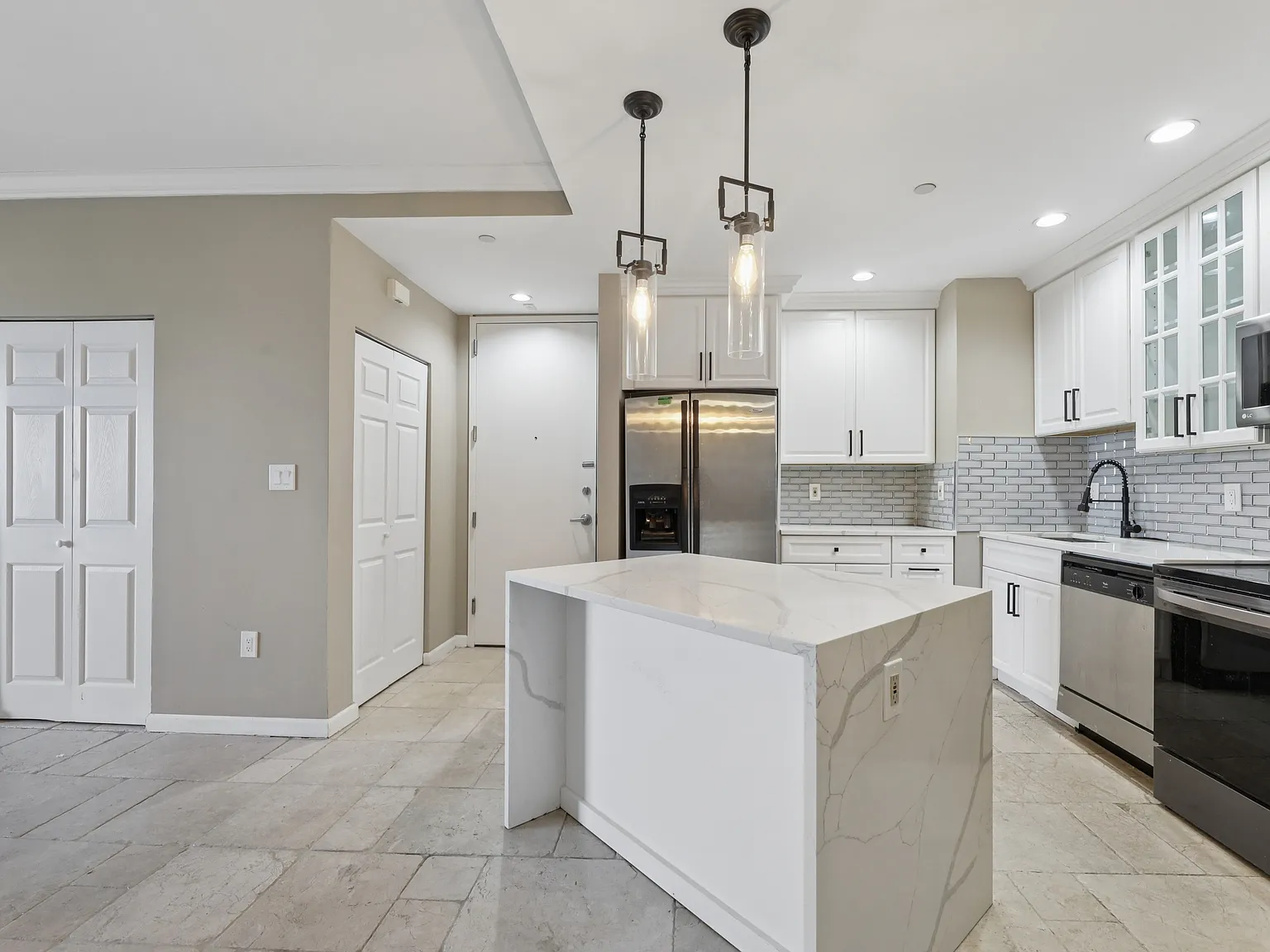 2 bed, $2,800 — Photo 4