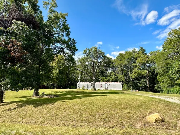 1376 & 1406 Ridge Rd, Louisville, IL 62858