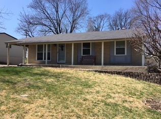 905 Gustane Dr, Saint Charles, MO 63301