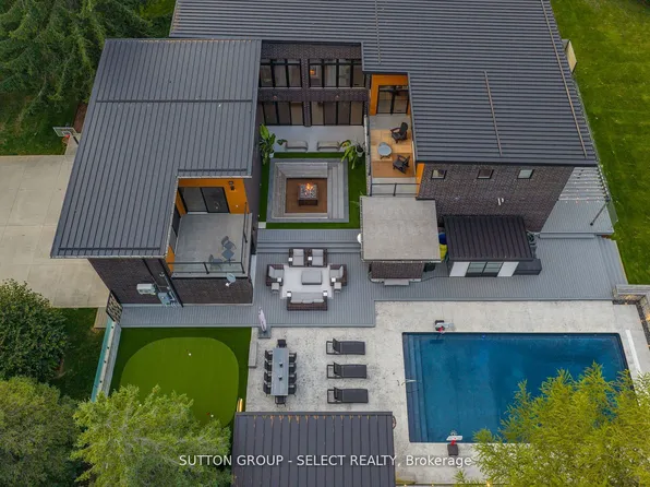 9385 Elviage Dr, London, ON N6K 4R8