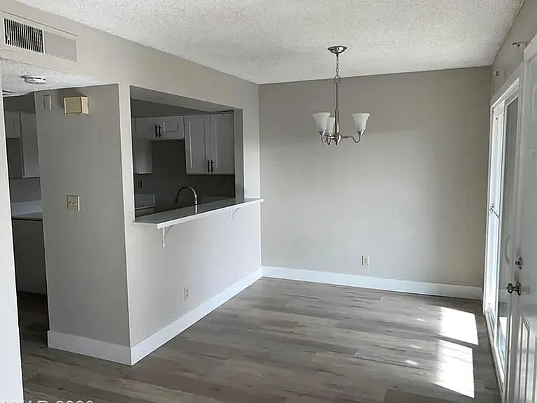 1501 Living Desert Dr #D — Photo 9