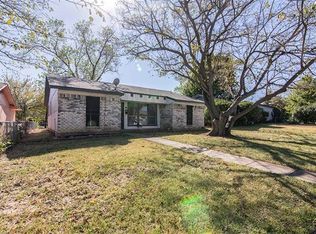 9726 Limestone Dr, Dallas, TX 75217