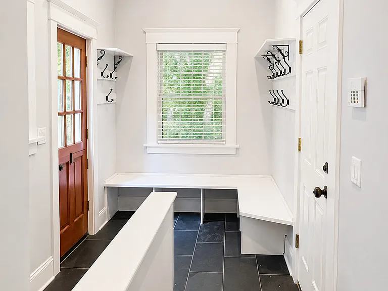 4 Raymond Pl — Photo 23