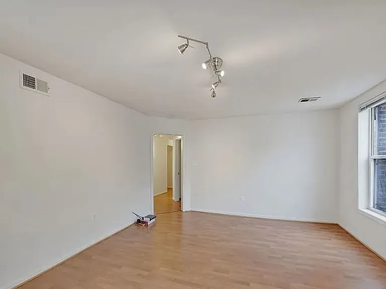 1421 Columbia Rd NW #304 — Photo 12