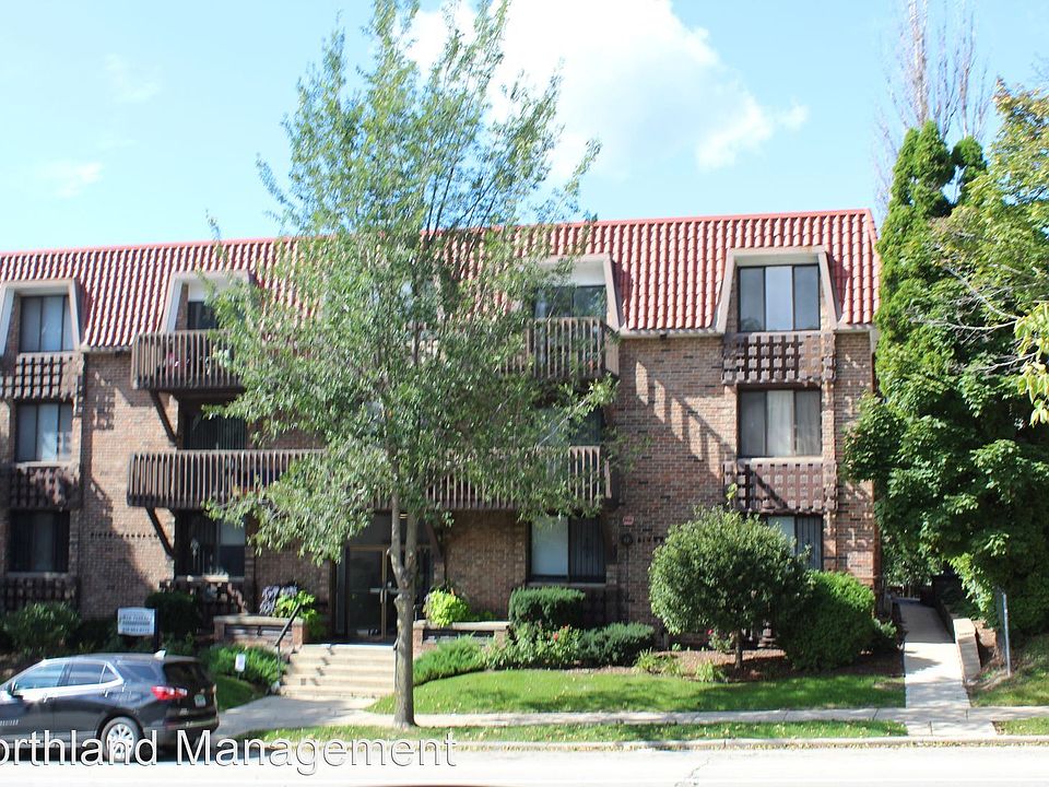 2nd image of 2333 N Oakland Ave #8660438