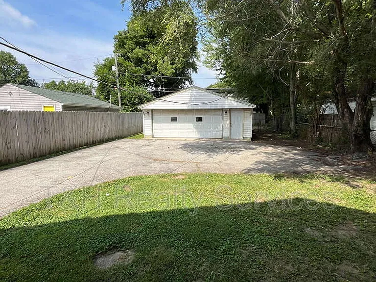 1534 Dawson St — Photo 6