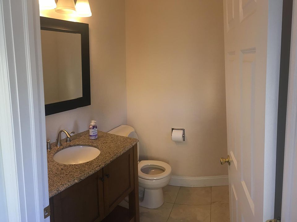 Powder room (1st flr)