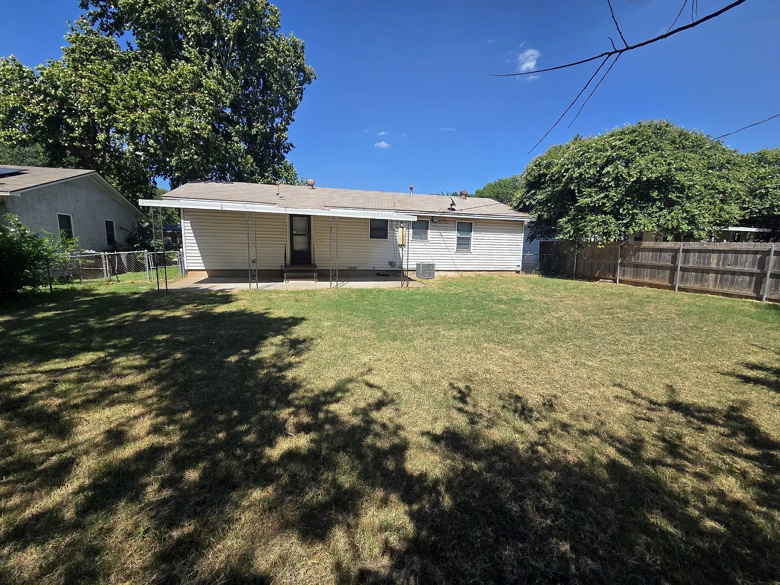 3 bed, 1053 sqft, $1,395 — Photo 3