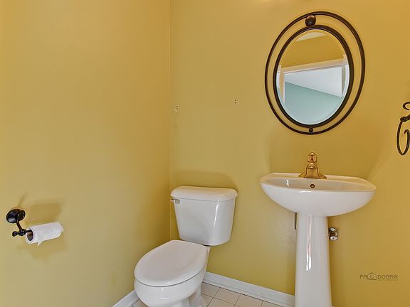 5th image of 74 W Tall Oak Dr