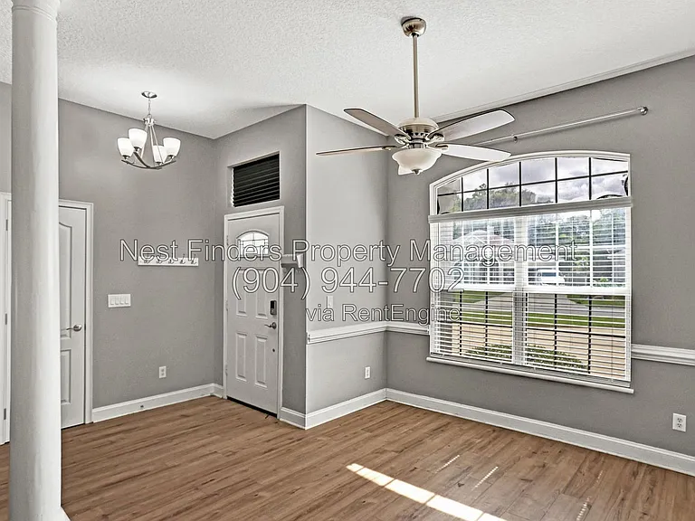 1819 Branch Vine Dr W — Photo 2