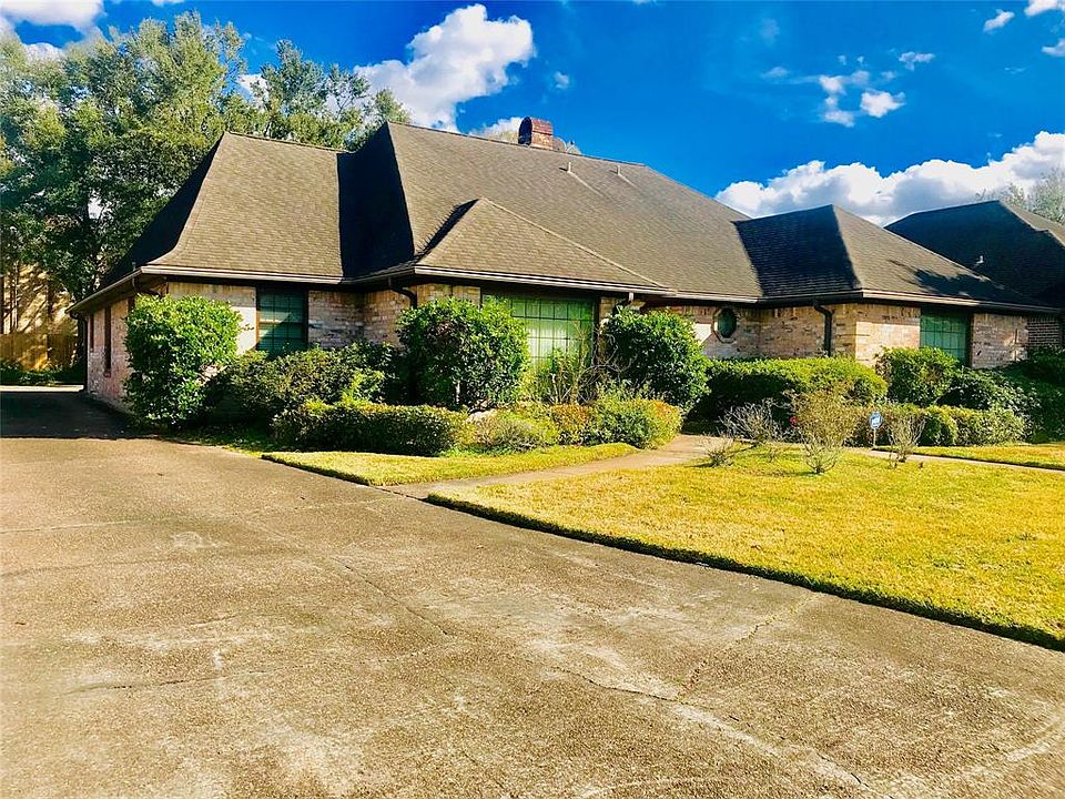 1st image of 3927 Bolivia Dr