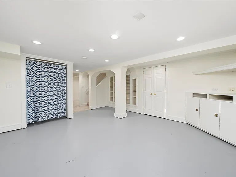 2512 Salem Blvd — Photo 14