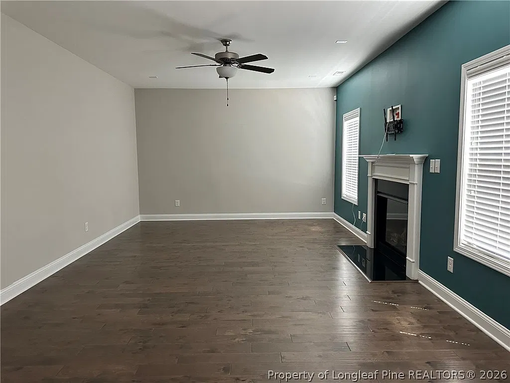 4 bed, 2.5 bath, 2300 sqft, $2,100 — Photo 3