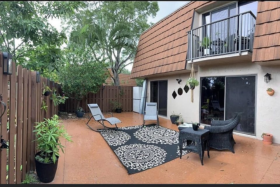 2nd image of 4137 Wimbledon Dr