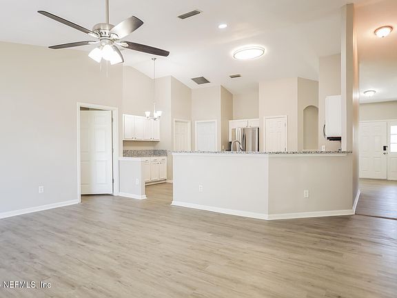 4th image of 11467 DEEP SPRINGS Drive S