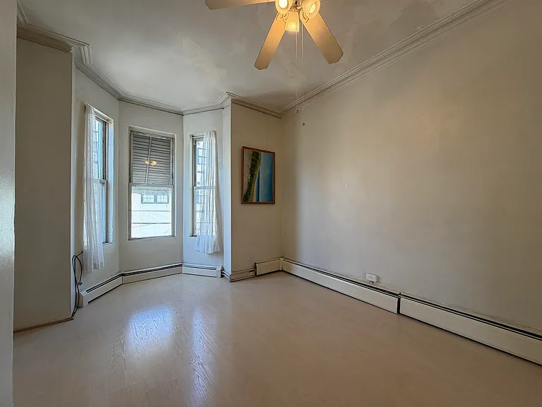 68 Sherman Ave #2R — Photo 9